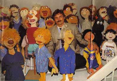 Winfried Debertin in der Puppenwerkstatt, 1994.