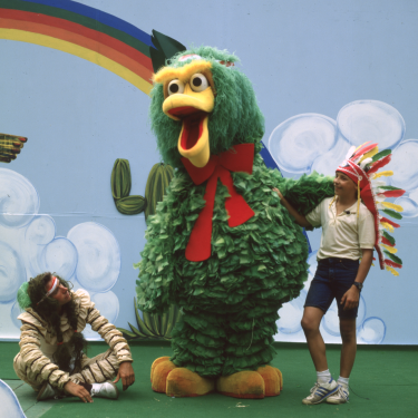Pitt Pelikan zwischen seinen Freunden Michael und Patrick, 1983.